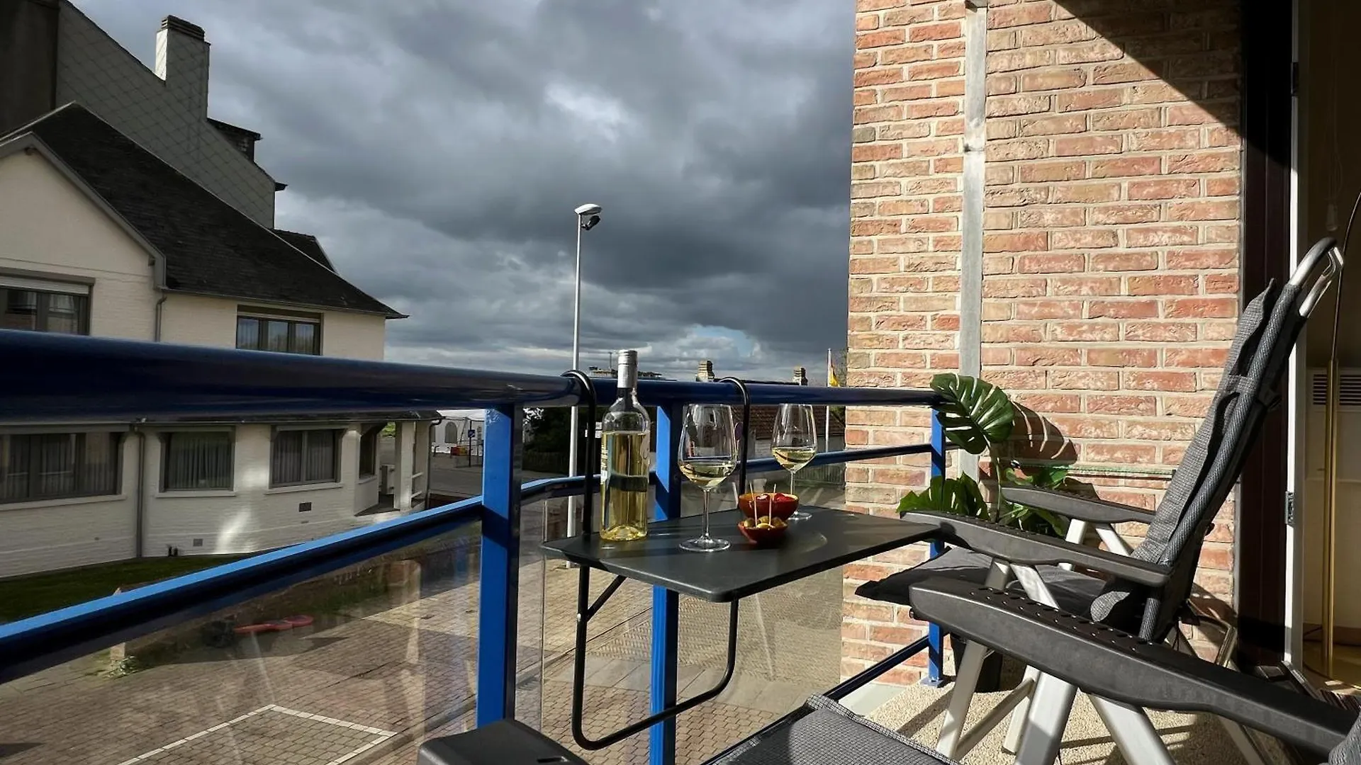 Vakantiestudio Duinhelm, Oostende - A Cosy Place By The Sea
